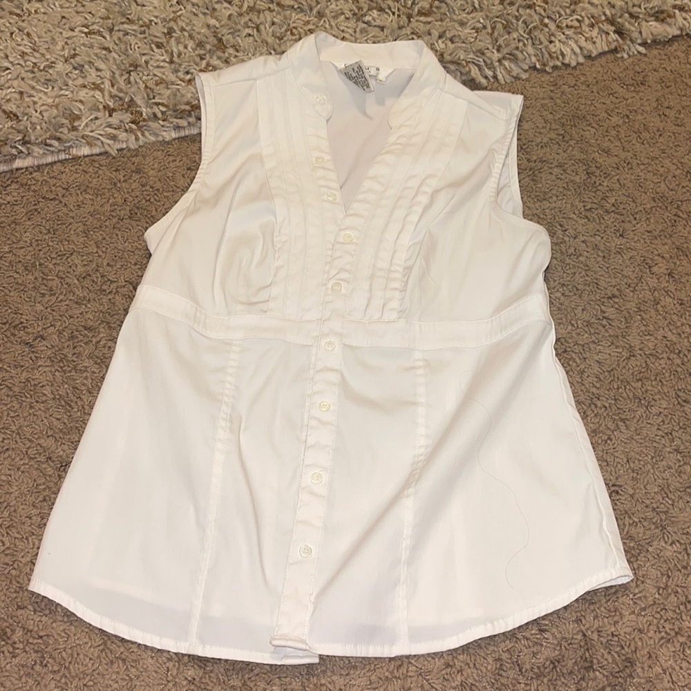 White Bib Front Sleeveless Top